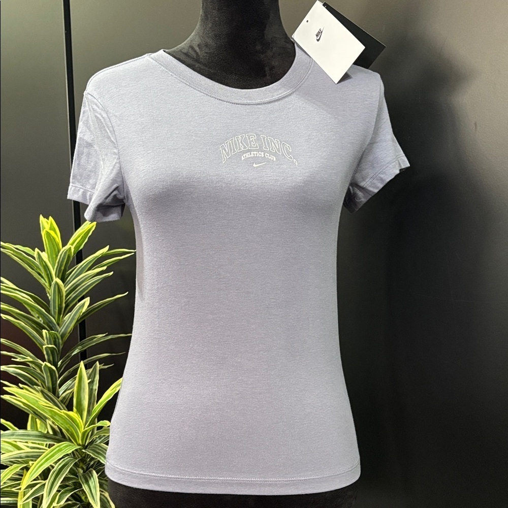 The Nike Tee Slim Fit Stretch Crewneck,short sleeve, Athletic Club logo chest